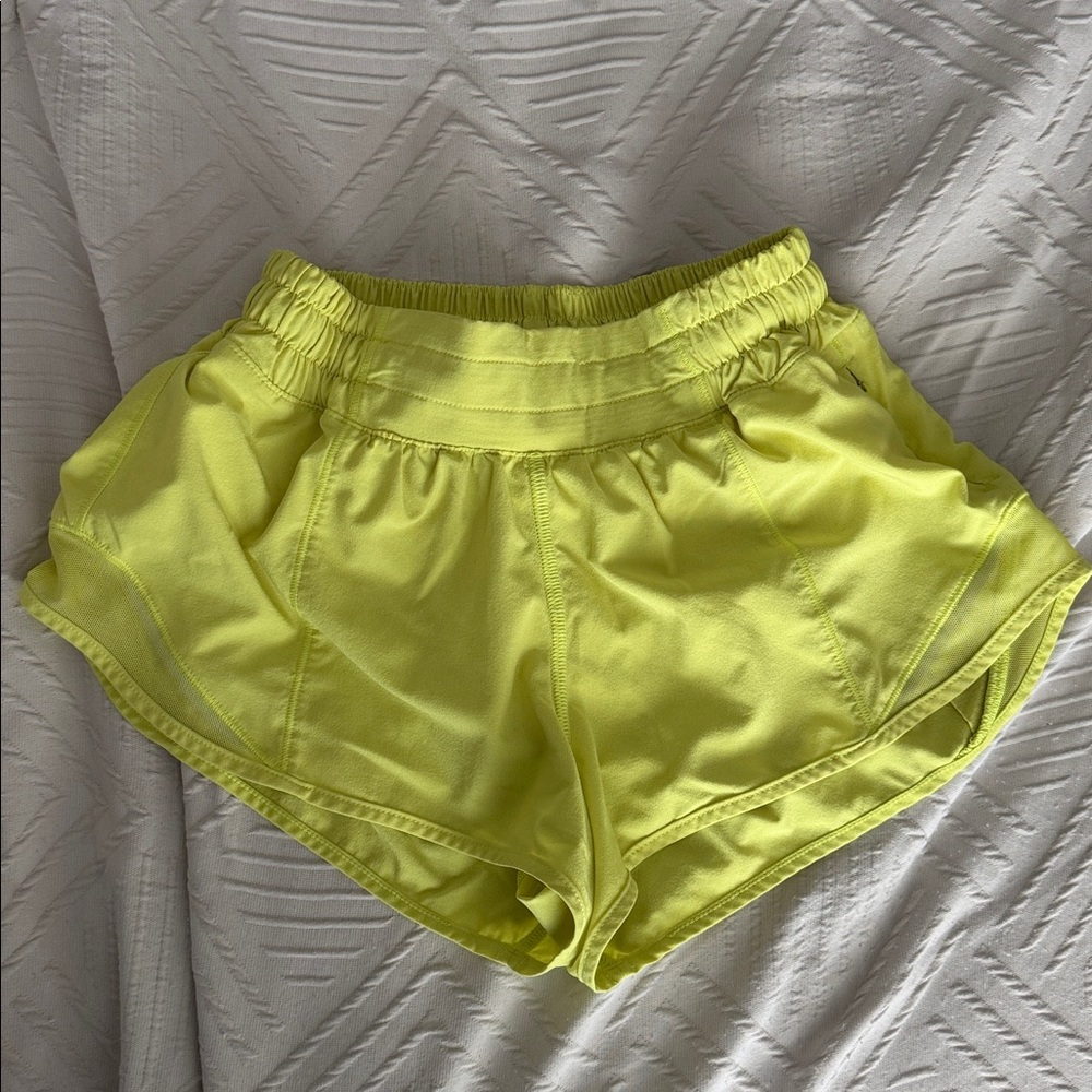 Lululemon Hotty Hot Shorts - yellow - size 2